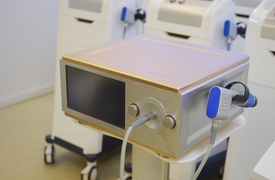 3 ملايين لقطات ESWT بالمستخدمين آلة العلاج الدقيقة مصدر الهواء المضغوط
