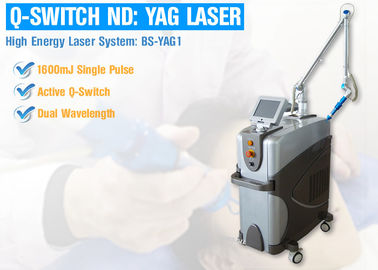 آلة الليزر بيكو متعددة الوظائف Q تحولت ND YAG آلة الليزر لإزالة الوشم النمش