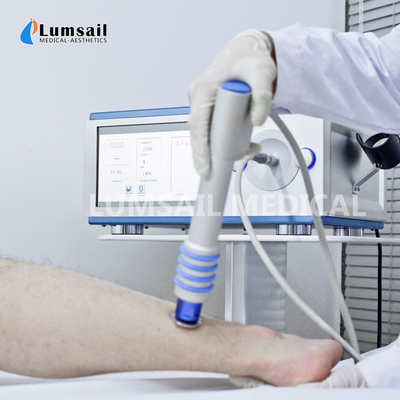 الهواء المضغوط خارج الجسم ESWT بالمستخدمين آلة العلاج ل ألم الكعب / إصابة العضلات
